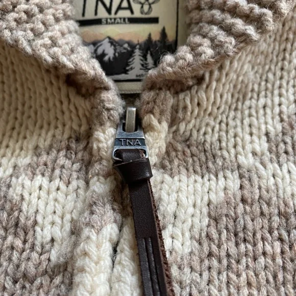 Aritzia TNA 100% Lambswool Cowichan Cardigan *Like Brand New, Small, - Picture 3 of 8
